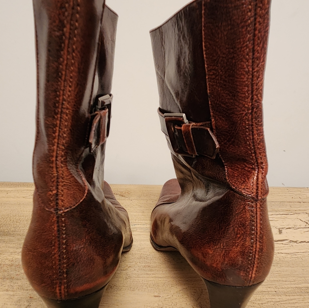 Boots - Picture 6 of 7